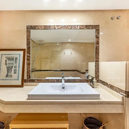 Apartment Renovated In 2024 - With Pool And Parking