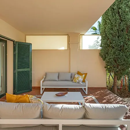 Renovated In 2024 - With Pool And Parking Apartment *