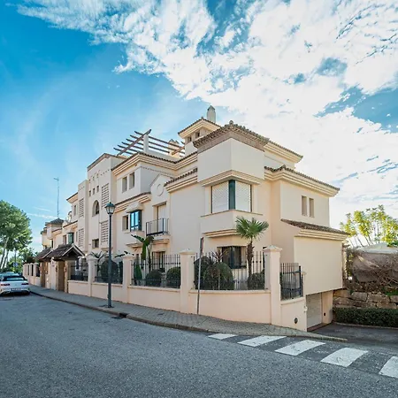 Renovated In 2024 - With Pool And Parking Apartment Marbella