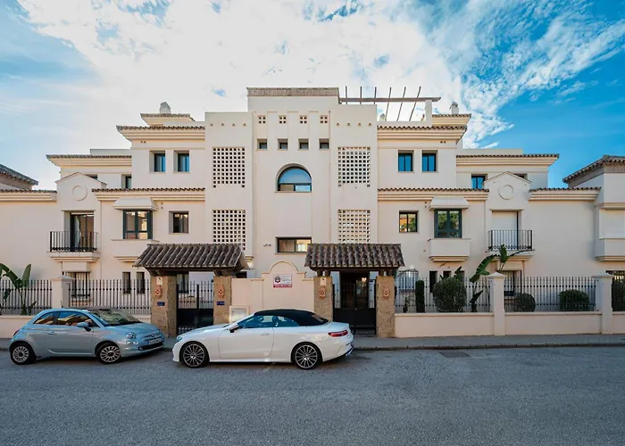 Renovated In 2024 - With Pool And Parking Apartmán